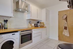 Kitchen/Breakfast Room- click for photo gallery